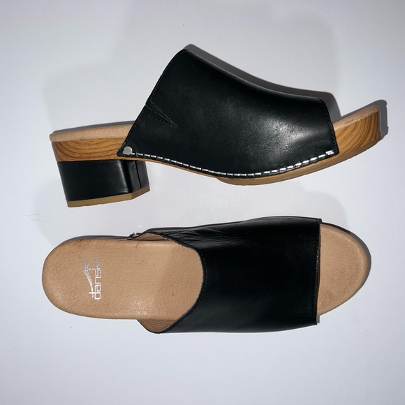 Dansko Shoes - Dansko Black Leather Slide Mule Clogs Low Heel
Comfort Sandals EU 40 US 9